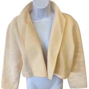 Women's 100% Wool Cream Jacket with Ribbed Cuffs - Stylish & Warm, Size large
